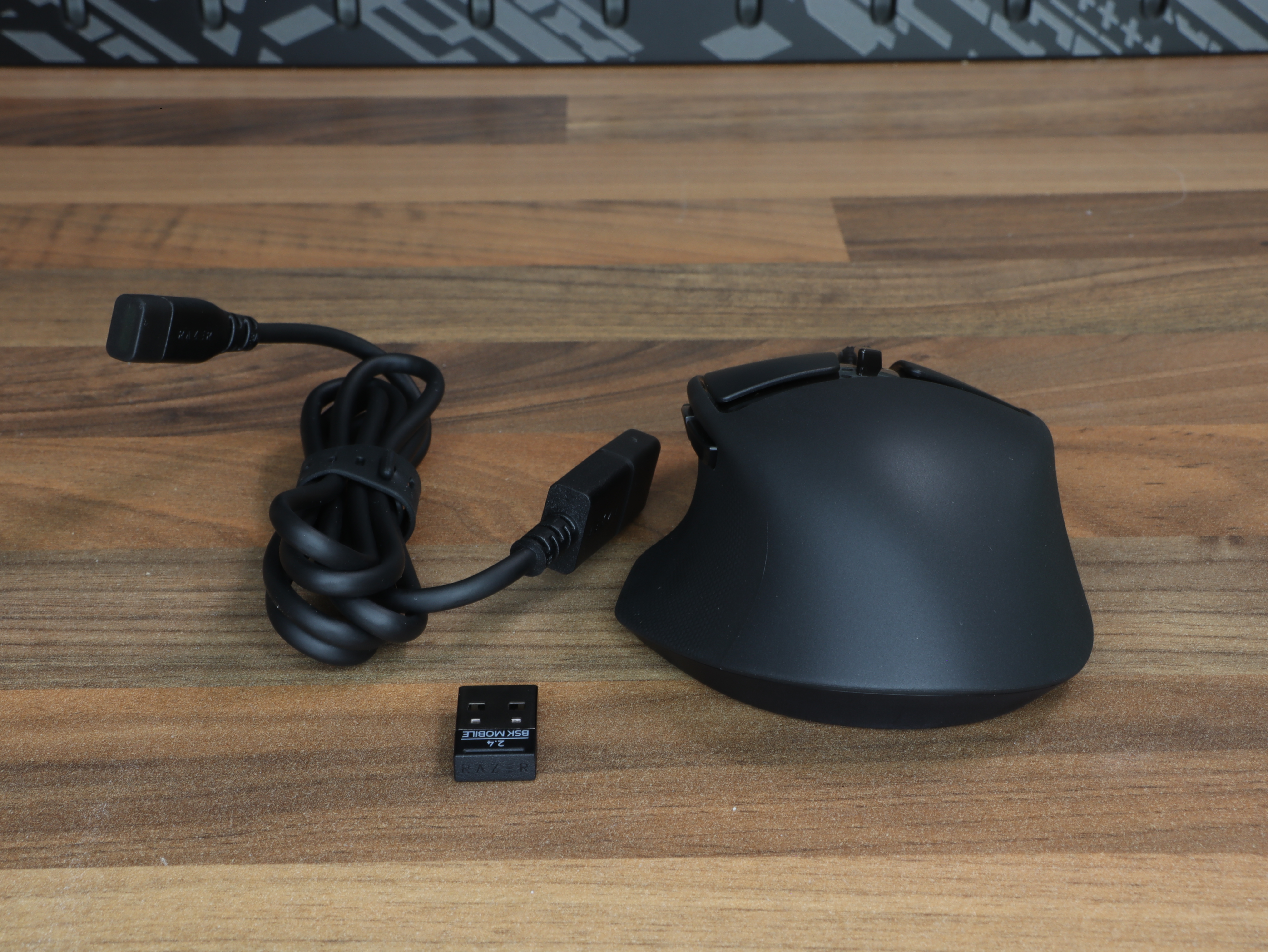 Compact PORTABLE ERGONOMIC Razer Basilisk Mobile mouse gaming gamer AI Prompt Master Focus X.JPG